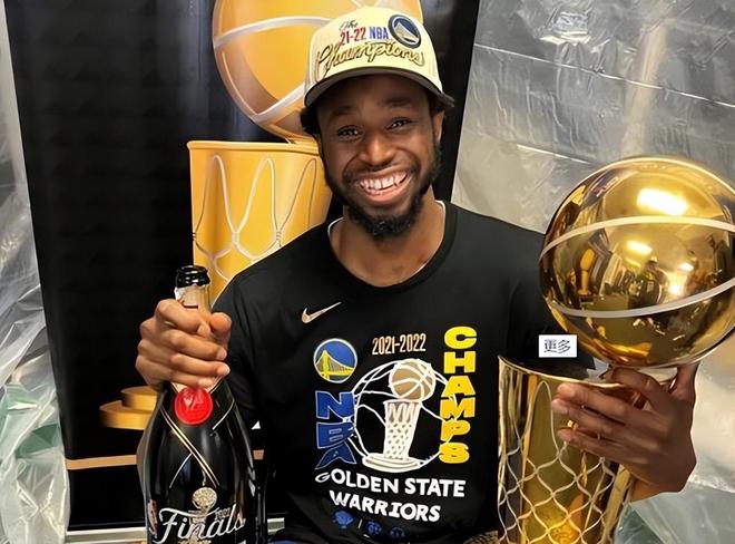 媒体人：李贤重几乎以一己之力摧毁中国男篮的外线防守（媒体人称：李贤重几乎凭一己之力击穿中国男篮外线防线）