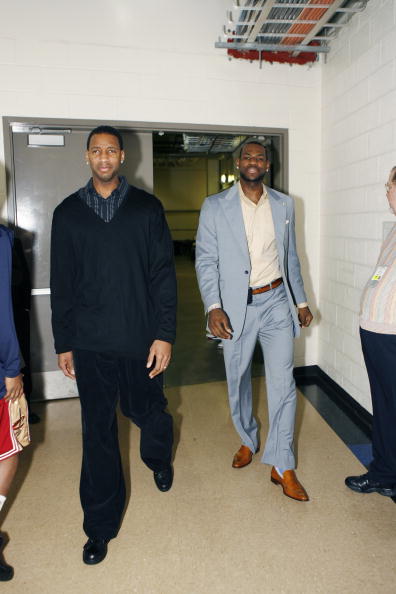 比利亚雷亚尔2-3哥本哈根，科内柳斯制胜，埃尔尤努西闪击（哥本哈根客场3-2险胜比利亚雷亚尔：埃尔尤努西闪击，科内柳斯绝杀）