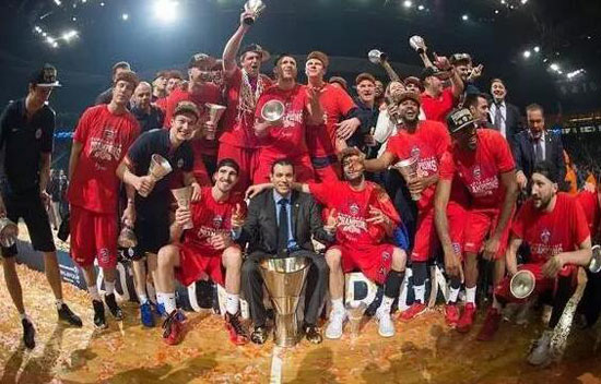 足球报：浙江队花4亿是谣言；韦世豪、李磊先后来做康复（《足球报》辟谣：浙江队花4亿不实，韦世豪、李磊相继接受康复）