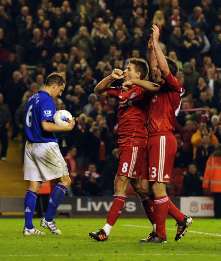 马卡：梅西参观诺坎普引发回归猜测，而美职联支持短期租借（马卡：梅西现身诺坎普引爆回归传闻，美职联或支持短期租借）