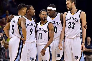 湖人浓眉哥篮下统治球队获胜（浓眉制霸内线，助湖人取胜）