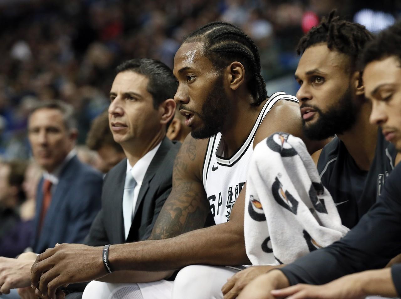 末节存在感有限！巴特勒11中6得到15分8篮板5助攻（末节影响力不足，巴特勒11投6中拿下15分8篮板5助攻）