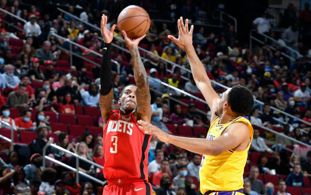 记者：拜仁寄希望于孔帕尼能说服于帕梅卡诺续约留队（记者：拜仁盼孔帕尼出面劝说于帕梅卡诺续约留队）