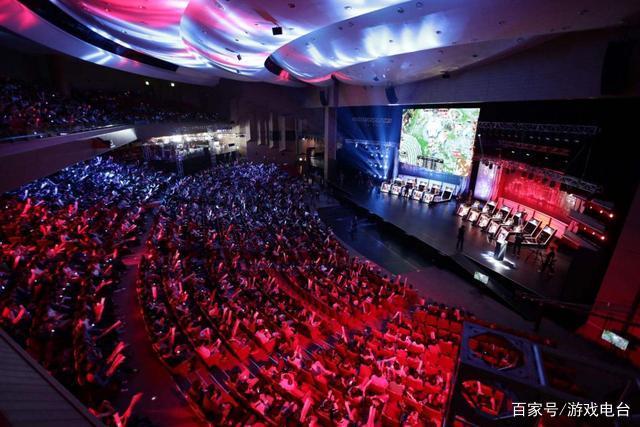 他凭借个人 他凭借个人